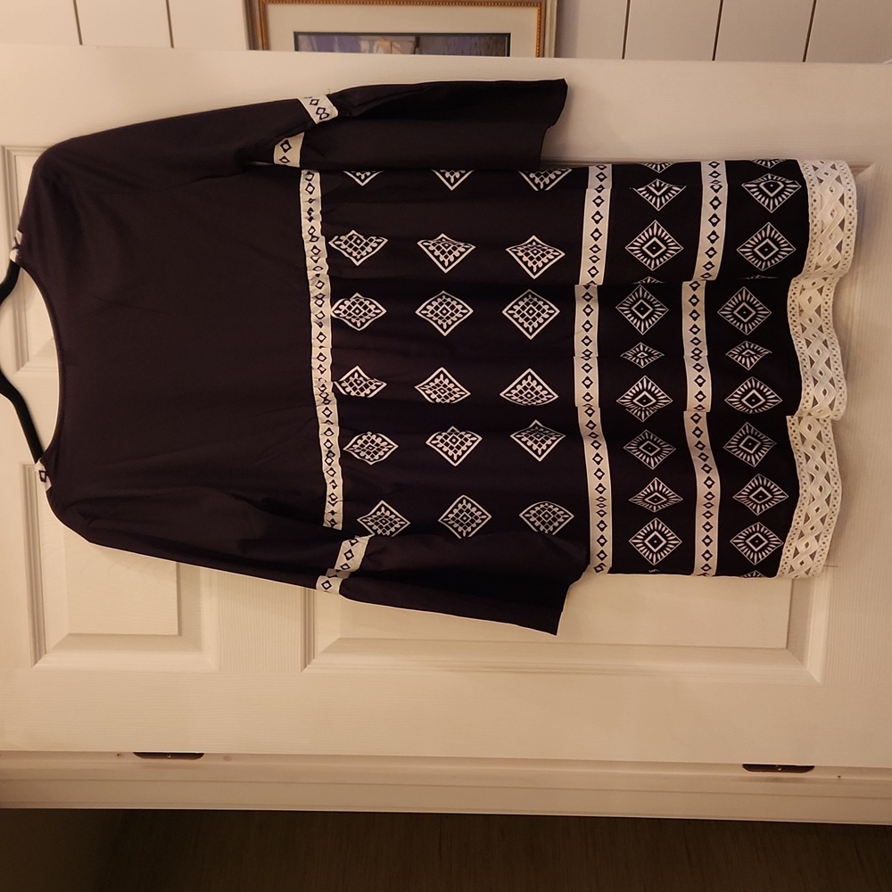 Dress - Picture 2 of 2